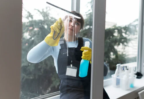 Nettoyage de vitres intérieures et extérieures à Ailly
